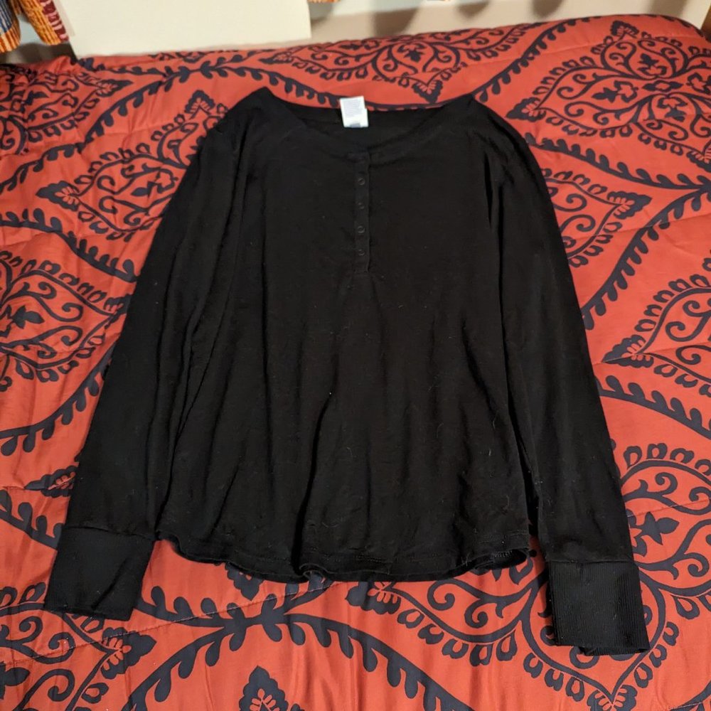 Thin black shirt